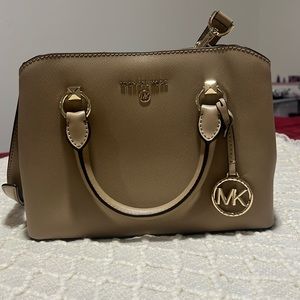 Michael kors crossbody